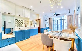 Moxy Hcmc Aparts - Vinhomes Central Park, Ice Rink